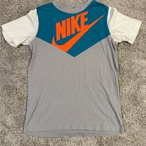 Nike t-shirt, youth L